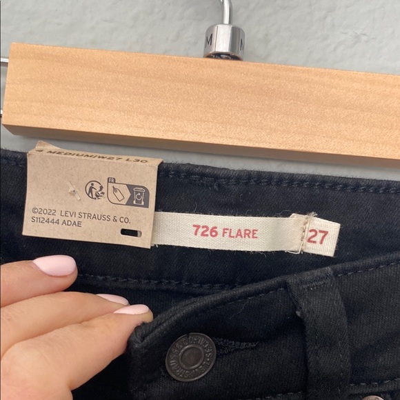 Levi's Black Flare Wide Leg Jeans - Picture 2 of 3